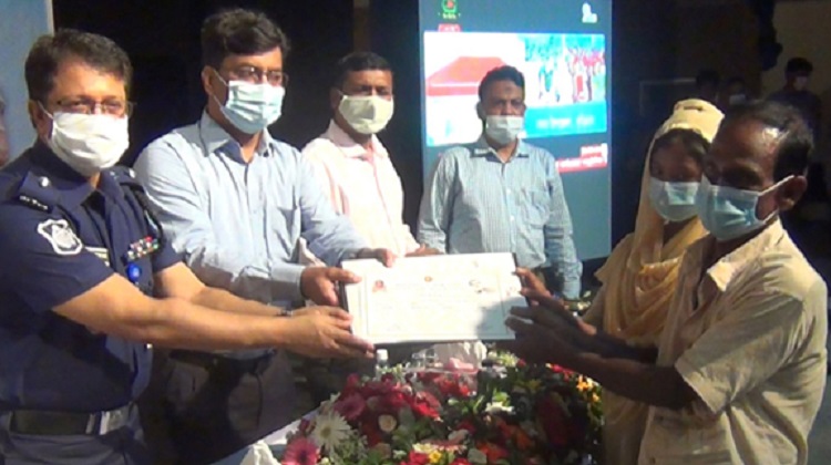 ঝিনাইদহে ১’শ ৮৭ জন ভূমি ও গৃহহীনদের মাঝে ঘরের চাবি হস্তান্তর