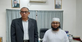 ফিলিস্তিনের জনগণের জন্য ফিলিস্তিন রাষ্ট্রদূতের নিকট: চেক হস্তান্তর