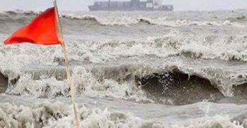 চার উপকূলীয় এলাকার সমুদ্র বন্দরে ৩ নম্বর সংকেত