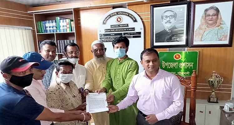 পর্যটন কেন্দ্র কুয়াকাটা খুলে দেয়ার দাবিতে প্রধানমন্ত্রী বরাবরে স্মারকলিপি