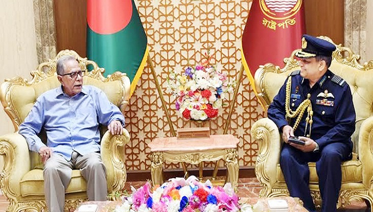 রাষ্ট্রপতির সাথে বিদায়ী বিমান বাহিনী প্রধানের সাক্ষাৎ