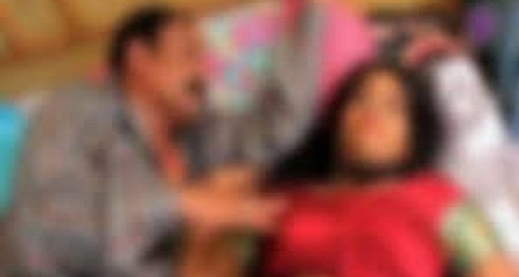আপত্তিকর অবস্থায় ধরা পড়ে খুশি প্রবাসীর স্ত্রী