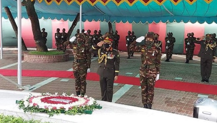 টুঙ্গিপাড়ায় বঙ্গবন্ধুর সমাধিতে নবনিযুক্ত সেনাপ্রধানের শ্রদ্ধা