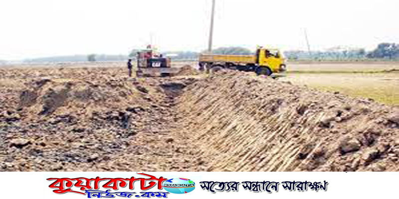 ফতুল্লার বক্তাবলীতে কৃষি জমির মাটি কেটে নিচ্ছে ভূমিদস্যু চক্র