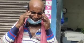 কুষ্টিয়ায় বাবার সামনেই ছেলের লাশ থেকে চামড়া তুলে ফেললেন ডোম