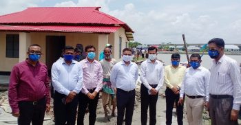প্রধানমন্ত্রীর উপহারের ঘর পরিদর্শনে জেলা প্রশাসক