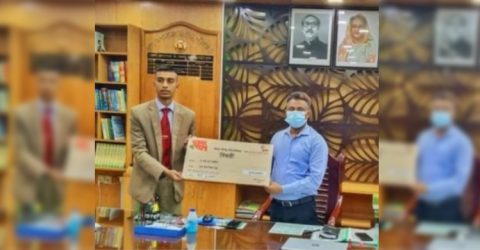 আমার বঙ্গবন্ধু প্রতিযোগীতায় দেশ সেরা পুরস্কার পেলেন পটুয়াখালীর এ এম এন আকিব