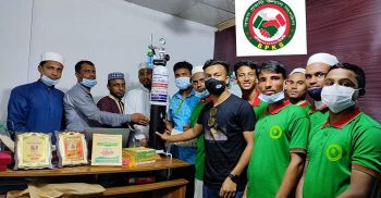 আমেরিকা প্রবাসী জয়নাল চৌধুরী পক্ষ থেকে অক্সিজেন সিলিন্ডার হস্তান্তর