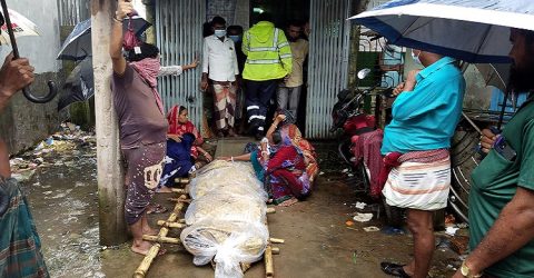 পাওনাদারের লাশ নিয়ে দেনাদারের ঘরের সামনে স্বজনরা