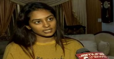 উই আর অ্যালকোহল-ফ্রি ফ্যামেলি: হেলেনার মেয়ে (ভিডিও)