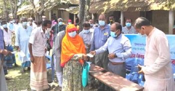 সাপাহারে প্রধানমন্ত্রীর মানবিক সহায়তা পেল সাড়ে ৪ হাজার পরিবার