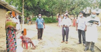 অভিযান পরিচালনাকালে প্রতিবন্ধী শিশুর খোঁজ নিলেন ইউএনও আব্দুল্যাহ আল মামুন
