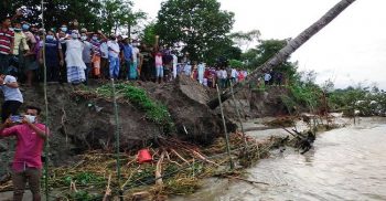 জাজিরার পদ্মার ভাঙ্গন কবলিত এলাকা পরিদর্শন করলেন: ইকবাল হোসেন অপু এমপি