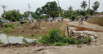 জনস্বার্থ উপেক্ষা করে শৈলকুপায় পাউবো’র ব্রীজ নির্মান!
