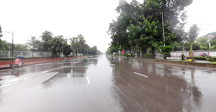 লকডাউন-শুক্রবার-বৃষ্টি আজও ফাঁকা ঢাকার সড়ক