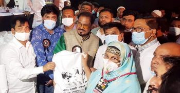 ডেমরা ও যাত্রাবাড়ী এলাকায় দুঃস্থ ও অসহায় মানুষের মাঝে যুবলীগের খাদ্য সামগ্রী বিতরণ