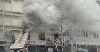 বনানীতে ৬ তলা ভবনে আগুন, নিয়ন্ত্রণে ১৪ ইউনিট
