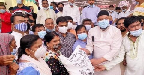 কোতয়ালী, চকবাজার, মিরপুরে দুঃস্থ ও অসহায় মানুষের মাঝে যুবলীগের খাদ্য বিতরণ