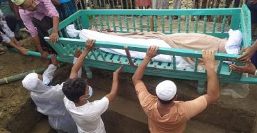 ঝিনাইদহ ইসলামিক ফাউন্ডেশনের ১৭১ তম লাশ দাফন সম্পন্ন