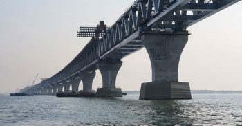 পদ্মা সেতুর স্প্যানে ধাক্কা লেগে ভাঙল ফেরির ফ্ল্যাগ স্ট্যান্ড