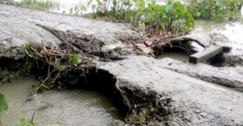 গলাচিপায় কালভার্ট না থাকায় ভোগান্তিতে কৃষক ও এলাকাবাসী