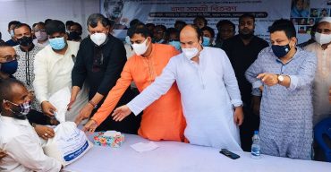 মৌলভীবাজারে যুবলীগের উদ্যোগে অসহায়-দুস্থদের মাঝে খাদ্য সহায়তা