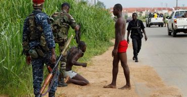 আফ্রিকার পশ্চিমাঞ্চলীয় সন্ত্রাসী হামলায় ১২ সেনা নিহত