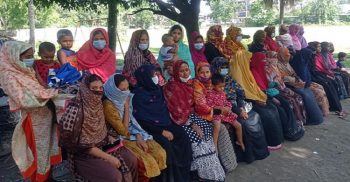 ঝিনাইদহে একটি হত্যাকান্ডকে কেন্দ্র করে একই গ্রামের ৭০টি পরিবার ঘর বাড়ি ছাড়া!