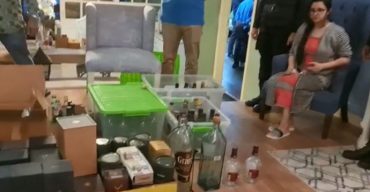 পরীমণি আটক: বিপুল পরিমাণ মাদক জব্দ, বাথরুমেও মিলেছে মদ!