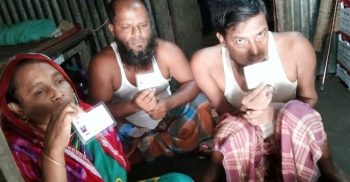 কুয়াকাটায় একই পরিবারের তিন প্রতিবন্ধী: ভাতার কার্ডের পেয়ে খুশি তারা