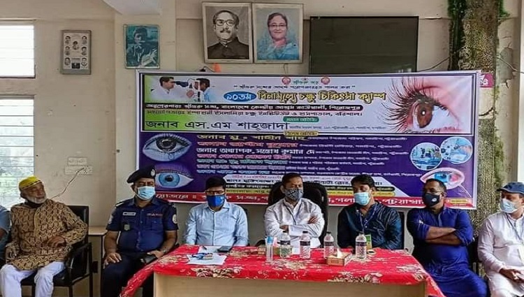 গলাচিপায় পাবলিক পরীক্ষা কেন্দ্রসমূহে প্লাষ্টিকের বেঞ্চ বিতরণ