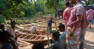 নওগাঁর আত্রাই উপজেলার ঐতিহ্যবাহি সমসপাড়ার নৌকার হাট
