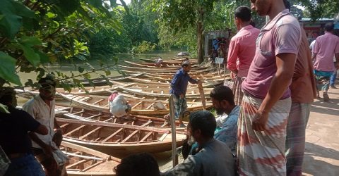 নওগাঁর আত্রাই উপজেলার ঐতিহ্যবাহি সমসপাড়ার নৌকার হাট