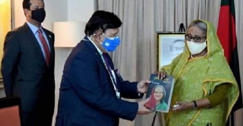 প্রধানমন্ত্রীর জন্মদিন উপলক্ষে পররাষ্ট্রমন্ত্রীর নতুন বই