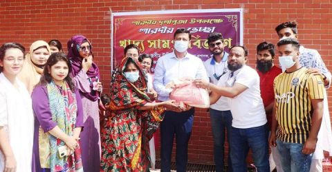 বরিশালে দুর্গাপূজা উপলক্ষে শারদীয় শুভেচ্ছা সামগ্রী বিতরণ