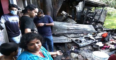 বরিশালে অগ্নিকাণ্ডে নিঃস্ব একটি পরিবার