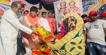 দূর্গাপূজা উপলক্ষে ২৫০০ (দুই হাজার পাঁচ শত) পরিবারের মাঝে বস্ত্র বিতরণ