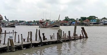 নতুন স্বপ্ন নিয়ে সমুদ্রে যেতে শুরু করেছে জেলেরা