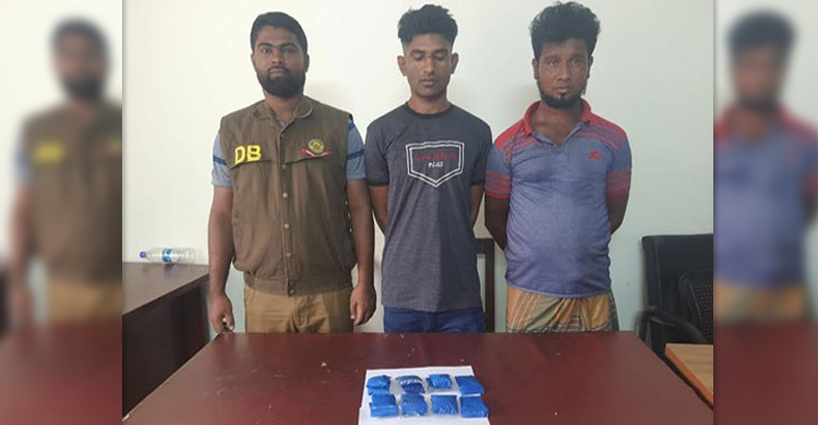 চট্টগ্রাম নগরীর হালিশহরে ইয়াবাসহ আটক ২