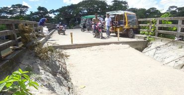 মোরেলগঞ্জ সদর ও খাউলিয়া ইউনিয়ন সীমান্তবর্তী জনগুরুত্বপূর্ণ ব্রীজটি ঝুঁকিপূর্ণ