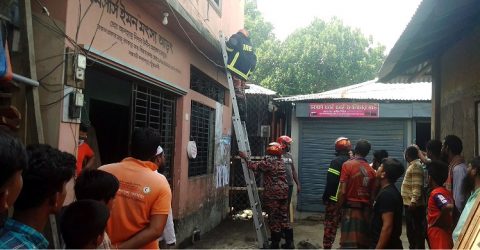 কলাপাড়ায় ব্যবসায়ী সমবায় সমিতির সভাপতির মৎস্য আড়তে অগ্নিকান্ড