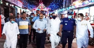 আমতলীতে জেলা প্রশাসকের পূজা মন্ডপগুলো পরিদর্শন