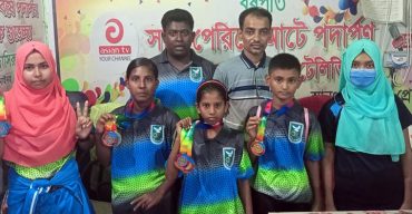 বঙ্গবন্ধু বয়সভিত্তিক সাঁতার প্রতিযোগিতায় ১৩ টি মেডেল পেয়েছে ঝিনাইদহের সাতারুরা