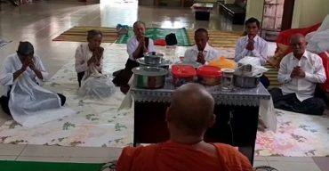 কলাপাড়ায় রাখাইন পাড়ায় পাড়ায় প্রবারণা পূর্ণিমা উৎসব