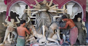 সারাদেশে শারদীয় দুর্গোৎসব চলছে শেষ মুহূর্তের প্রস্তুতি