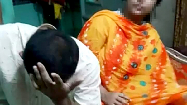 বিয়ের ২৭ বছর পর অন্যের সঙ্গে মেলামেশা, স্ত্রীকে হাতেনাতে ধরলেন স্বামী