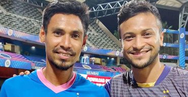 ব্যাটিংয়ে কোলকাতা: সাকিব-মুস্তাফিজ দুজনেই আছেন একাদশে