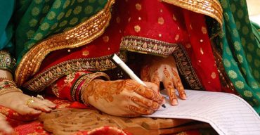 নিজ উদ্যোগে স্ত্রীকে প্রেমিকের সঙ্গে বিয়ে দিলেন যুবক