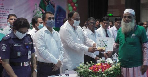 কুড়িগ্রামে মুজিব শতবর্ষে সফল শত কৃষককে সম্মাননা