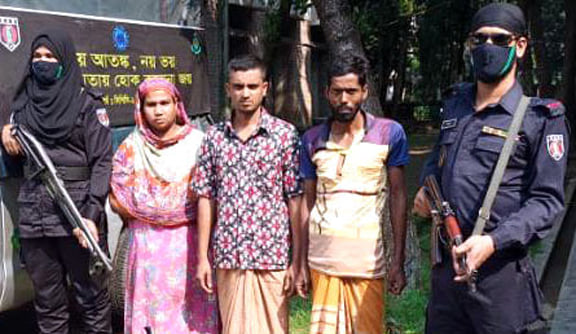 মাগুরায় ১১টি চোরাই ইজিবাইকসহ ঝিনাইদহ র্যাব-৬’র জালে হাতে আটক ৩